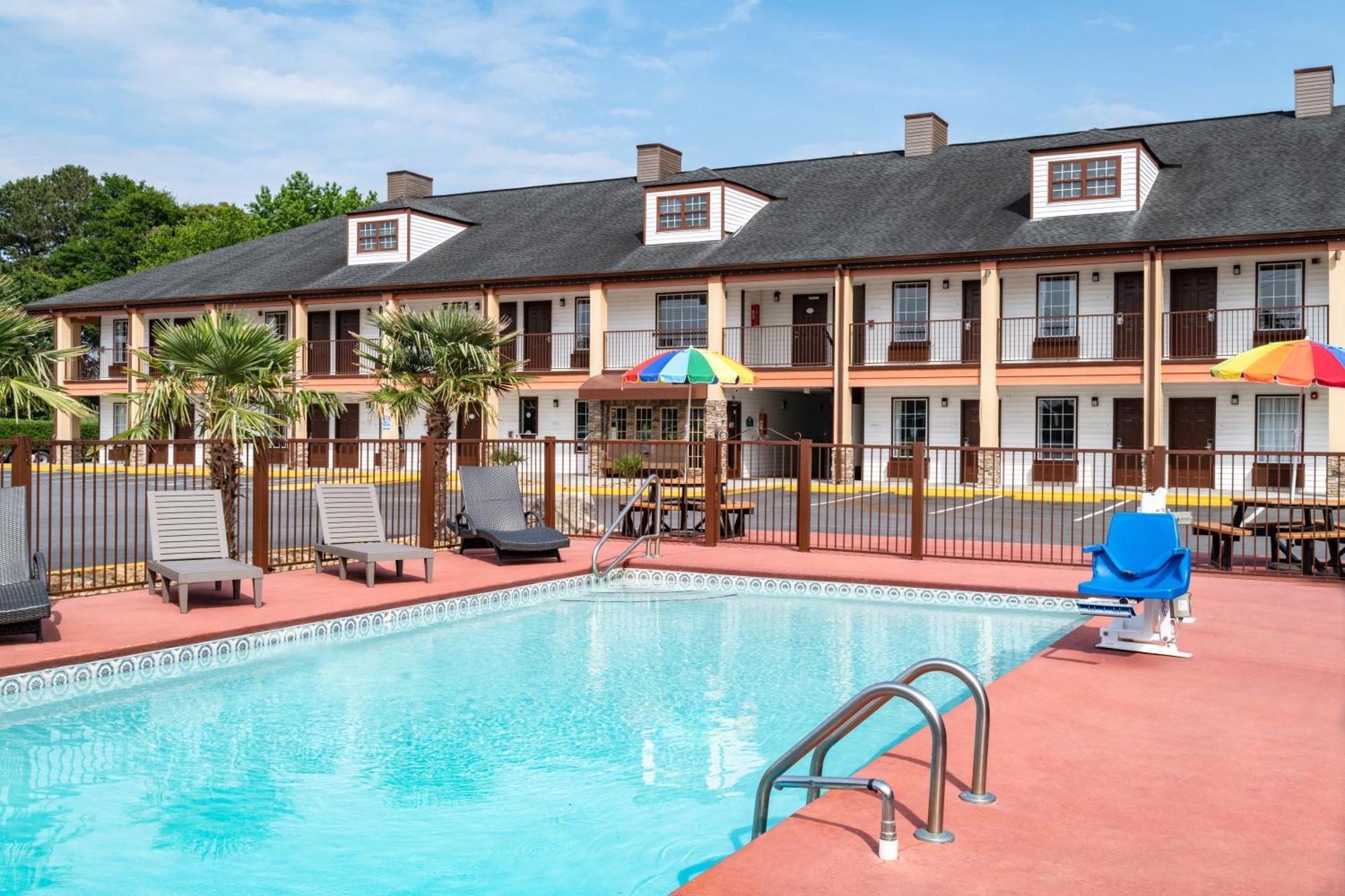 Baymont By Wyndham Commerce Ga Near Tanger Outlets Mall Exterior foto